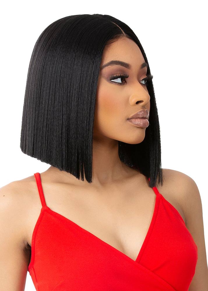 Nutique Givana Blunt Cut Bob wig