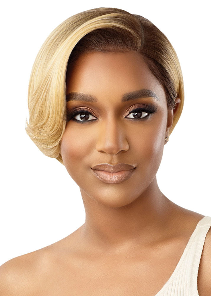 <iframe width="926" height="546" src="https://www.youtube.com/embed/pQkSMN86Uas" title="Outre Lacefront Perfect Hairline Lace Frontal Wig 13"x4" Luxy" frameborder="0" allow="accelerometer; autoplay; clipboard-write; encrypted-media; gyroscope; picture-in-picture; web-share" allowfullscreen></iframe>